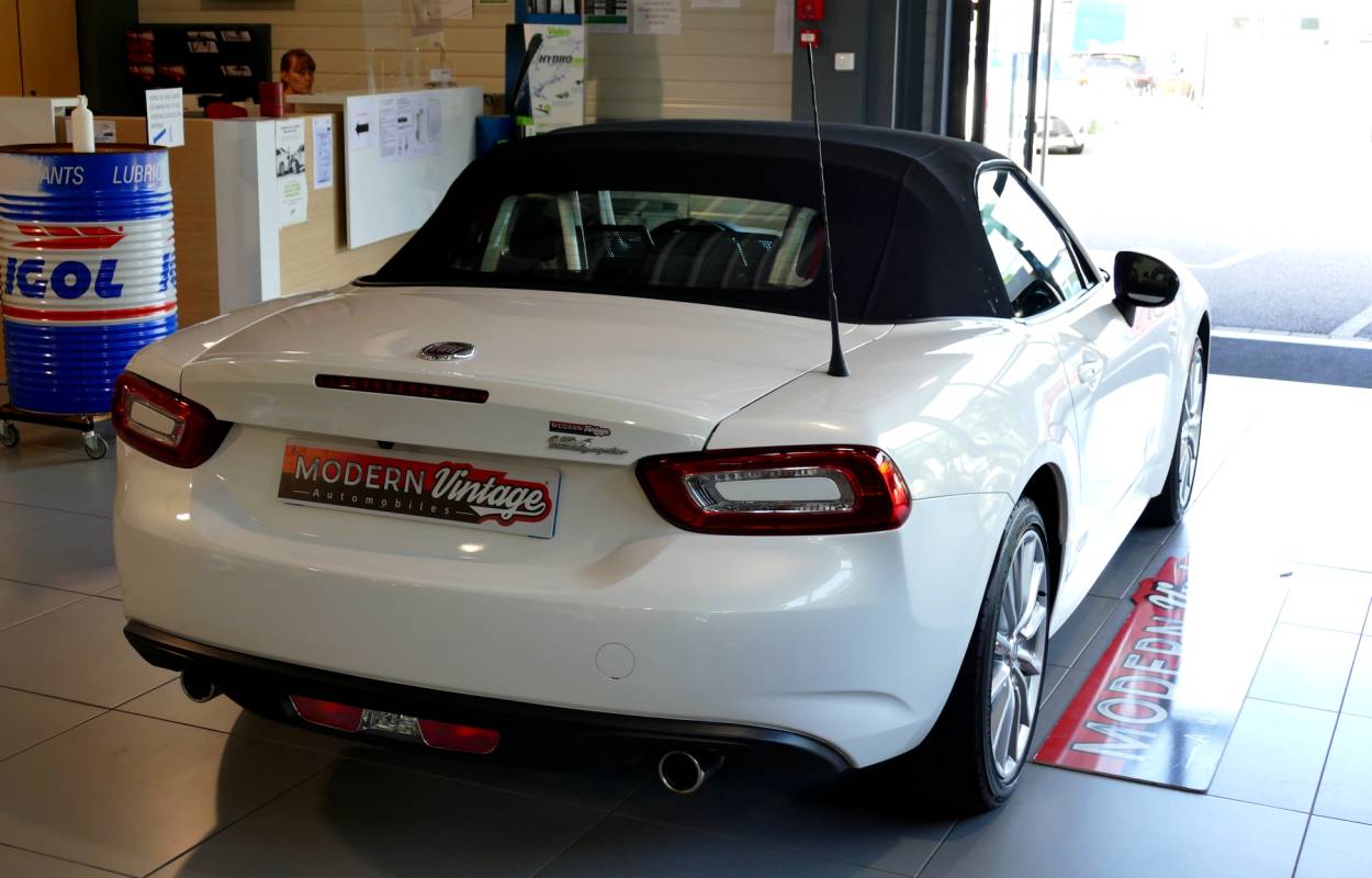 Fiat 124 Spider 1.4 MultiAir Turbo 19