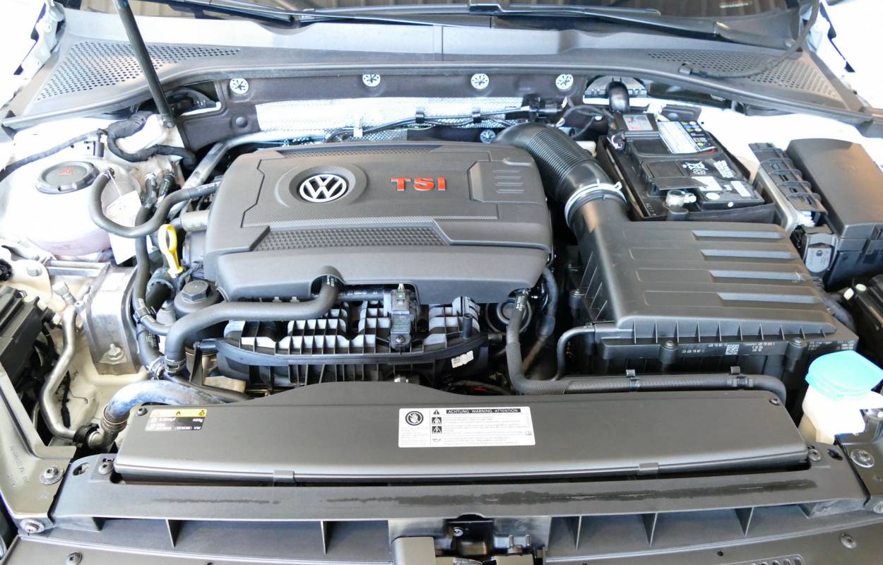 Volkswagen Golf VII GTI Performance 245cv DSG 9