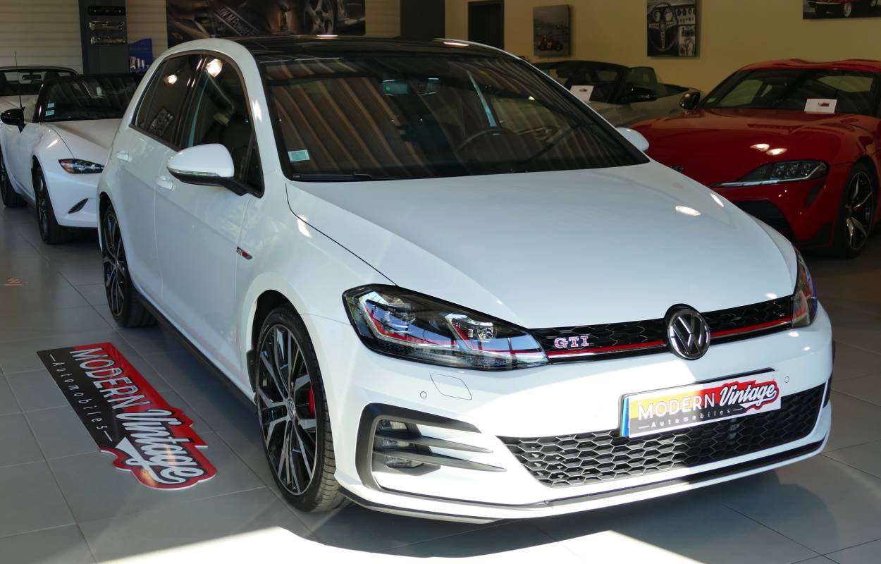 Volkswagen Golf VII GTI Performance 245cv DSG 12