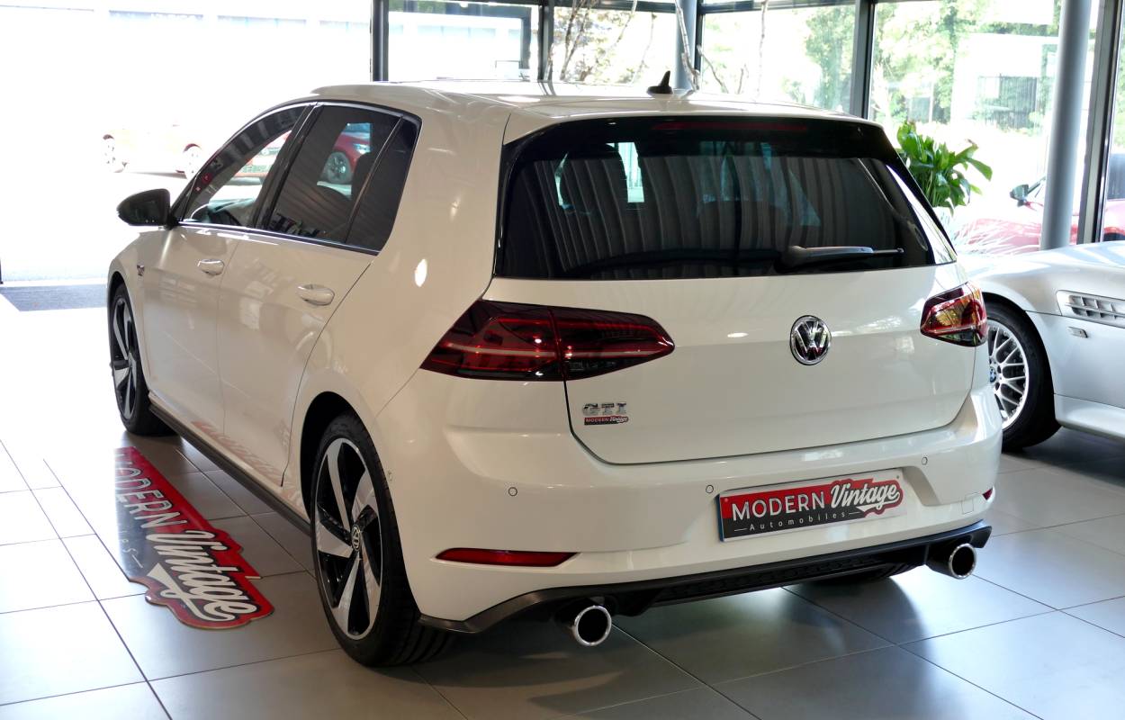 Volkswagen Golf VII GTI 230cv Facelift 10