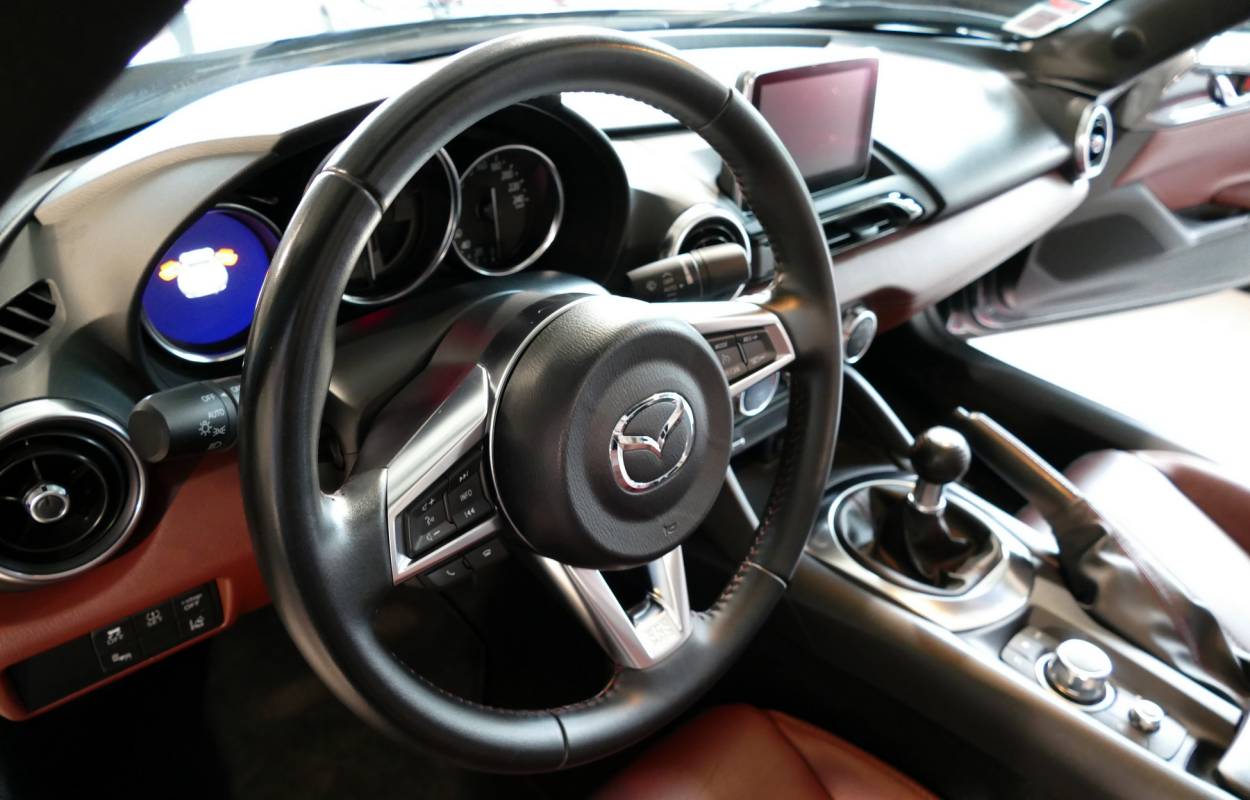 Mazda MX-5 ND RF 2.0 160cv Selection 8