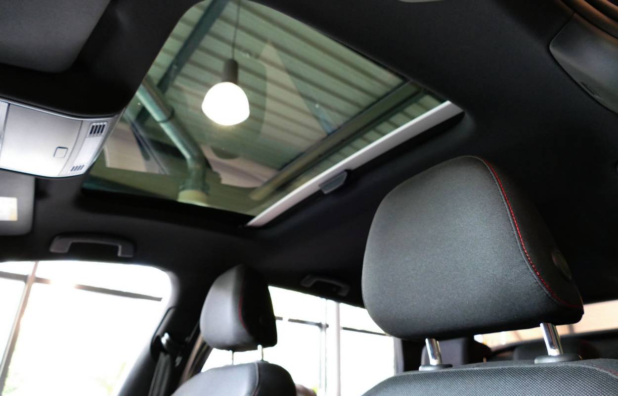 Volkswagen Golf VII GTI 230cv Facelift 16