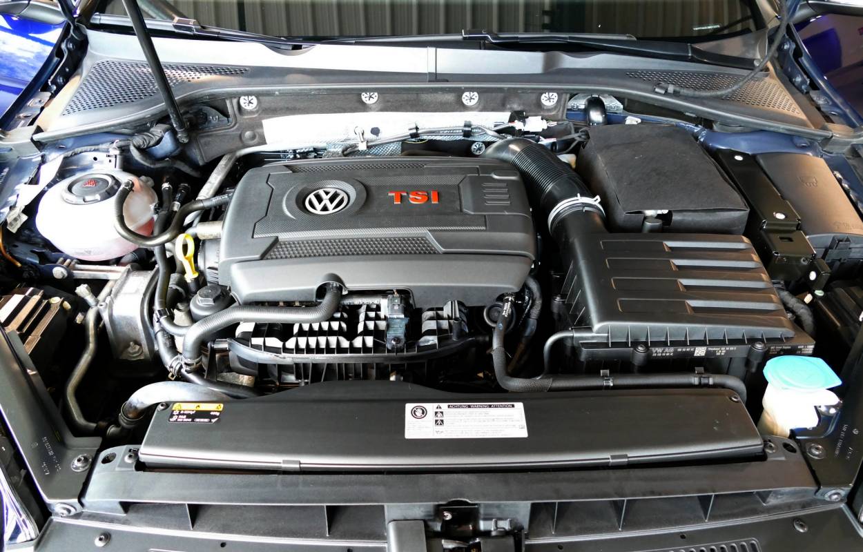 Volkswagen Golf VII GTI 230cv Facelift 17