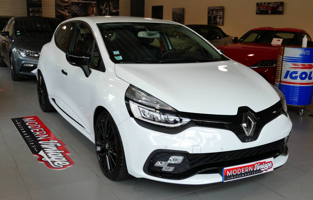 Renault Clio 4 RS Trophy 220 EDC 2