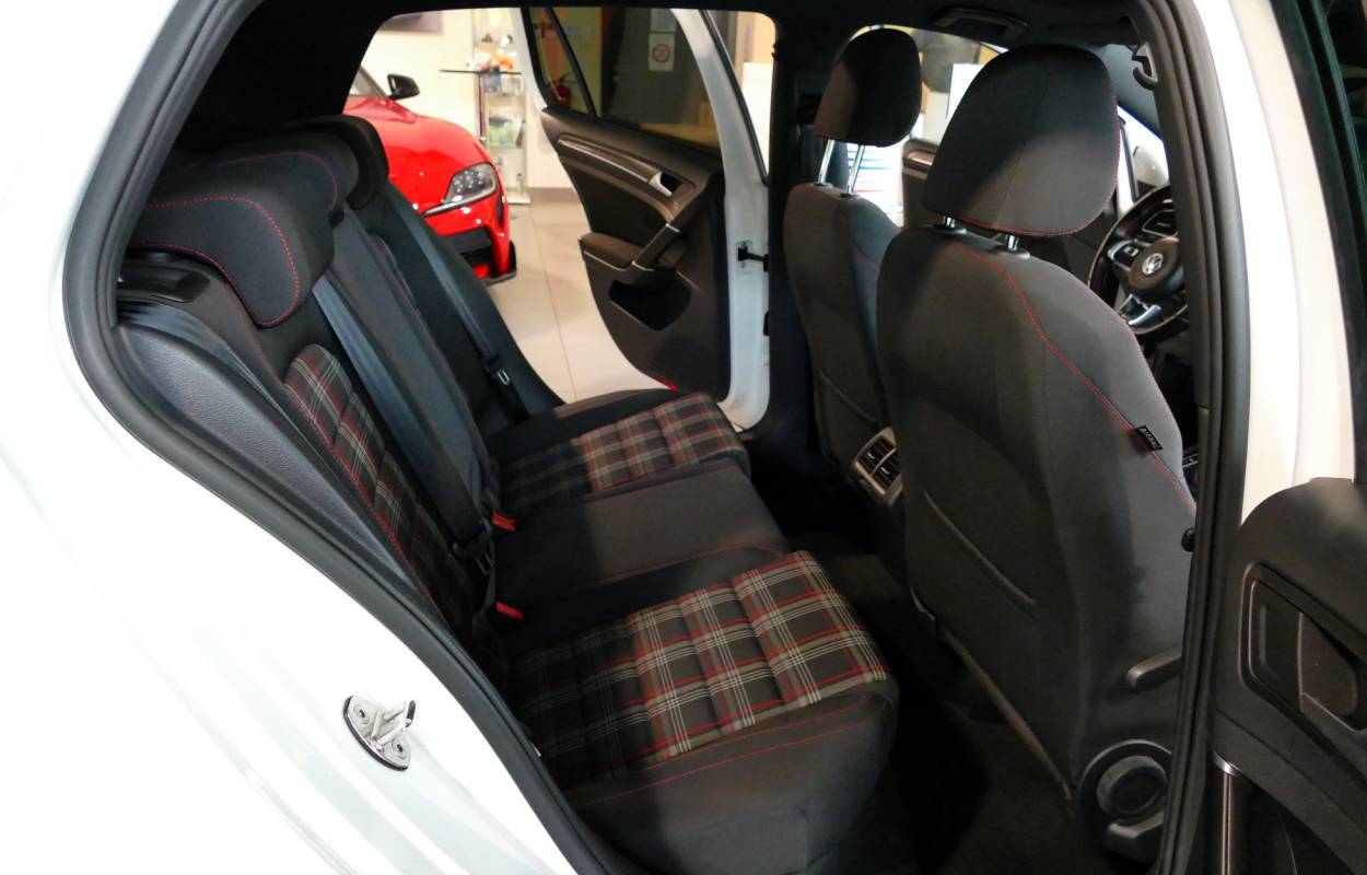 Volkswagen Golf VII GTI Performance 245cv DSG 8