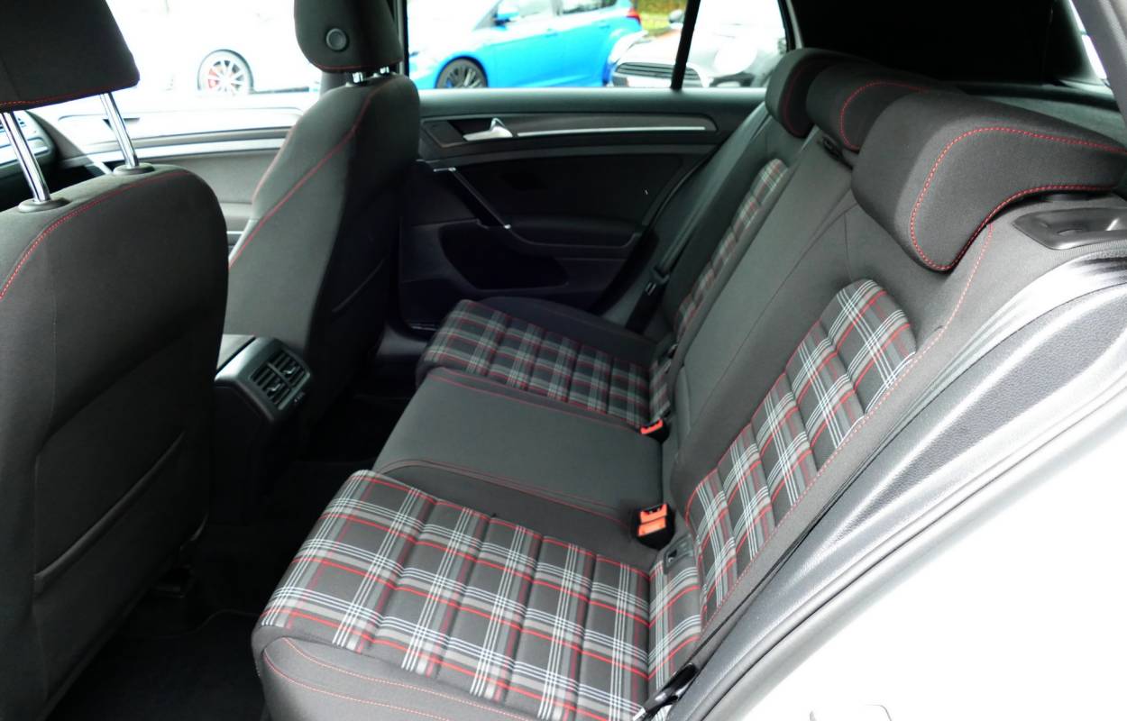 Volkswagen Golf VII GTI Performance 245cv DSG 6