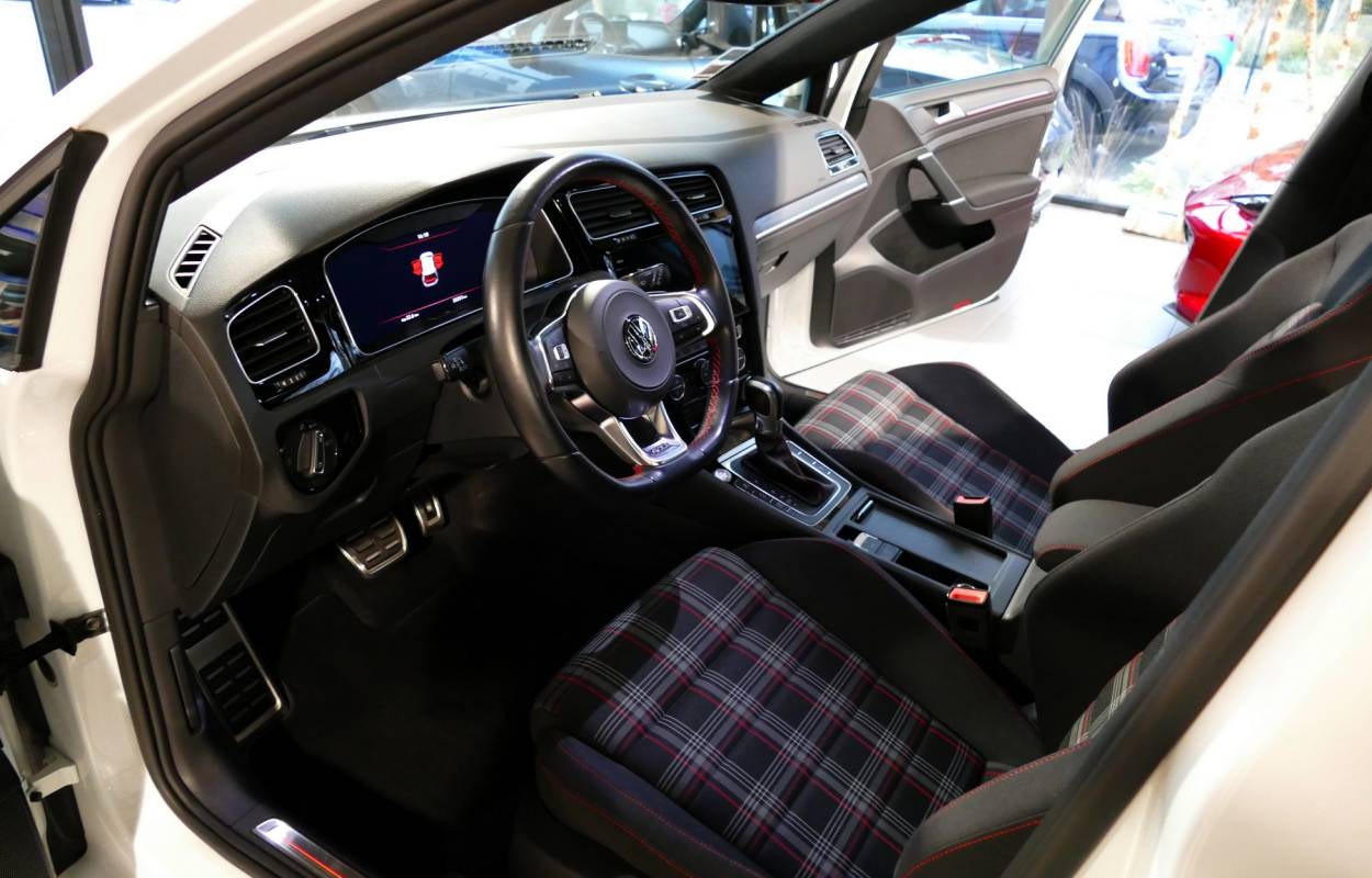 Volkswagen Golf VII GTI Performance 245cv DSG 4