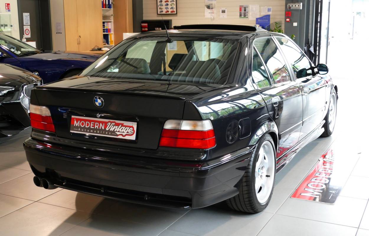 BMW M3 E36 Berline 3.0l 286cv 1