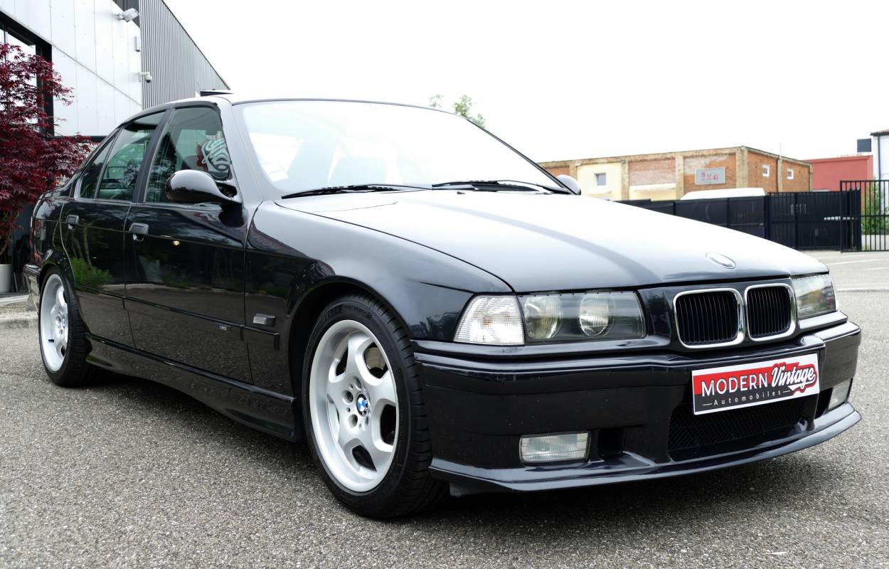 BMW M3 E36 Berline 3.0l 286cv 4