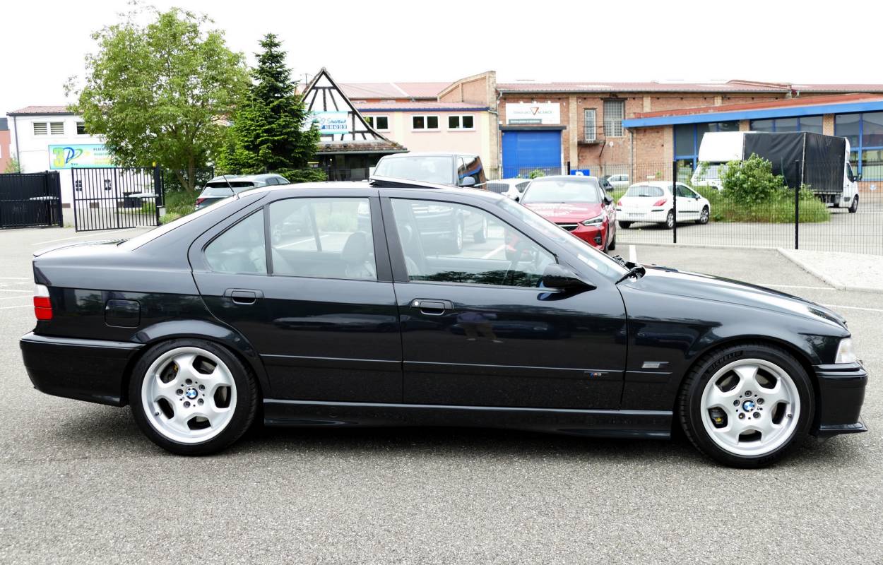 BMW M3 E36 Berline 3.0l 286cv 5