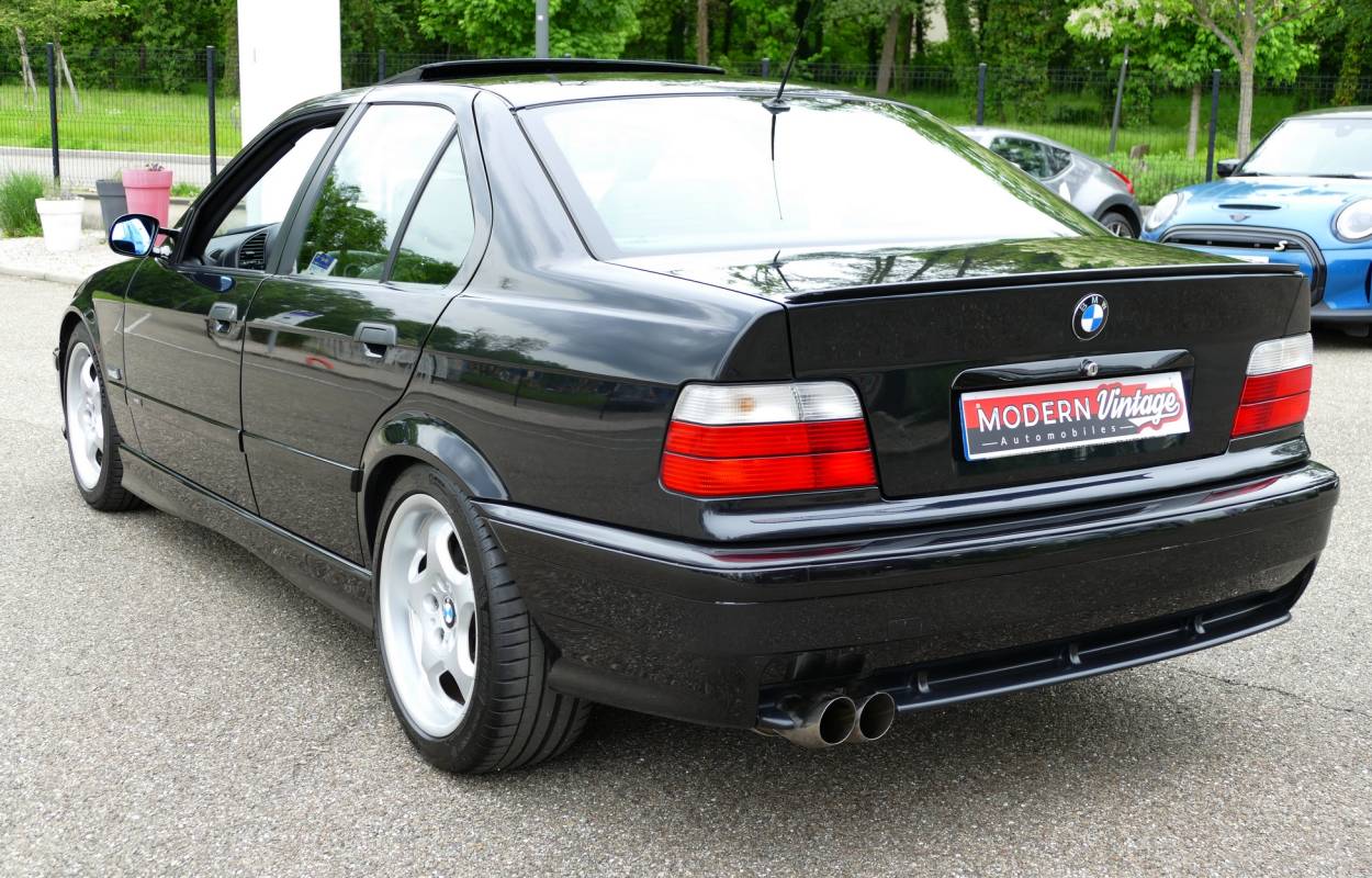 BMW M3 E36 Berline 3.0l 286cv 7