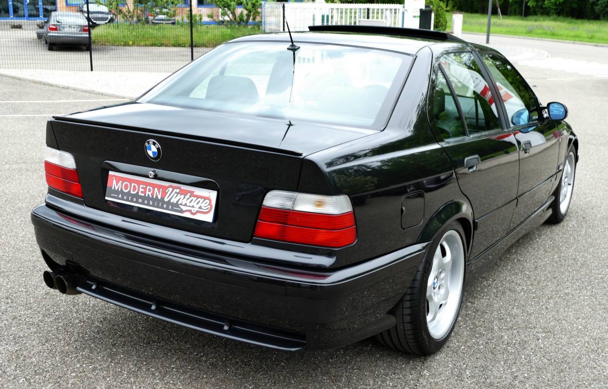 BMW M3 E36 Berline 3.0l 286cv 8