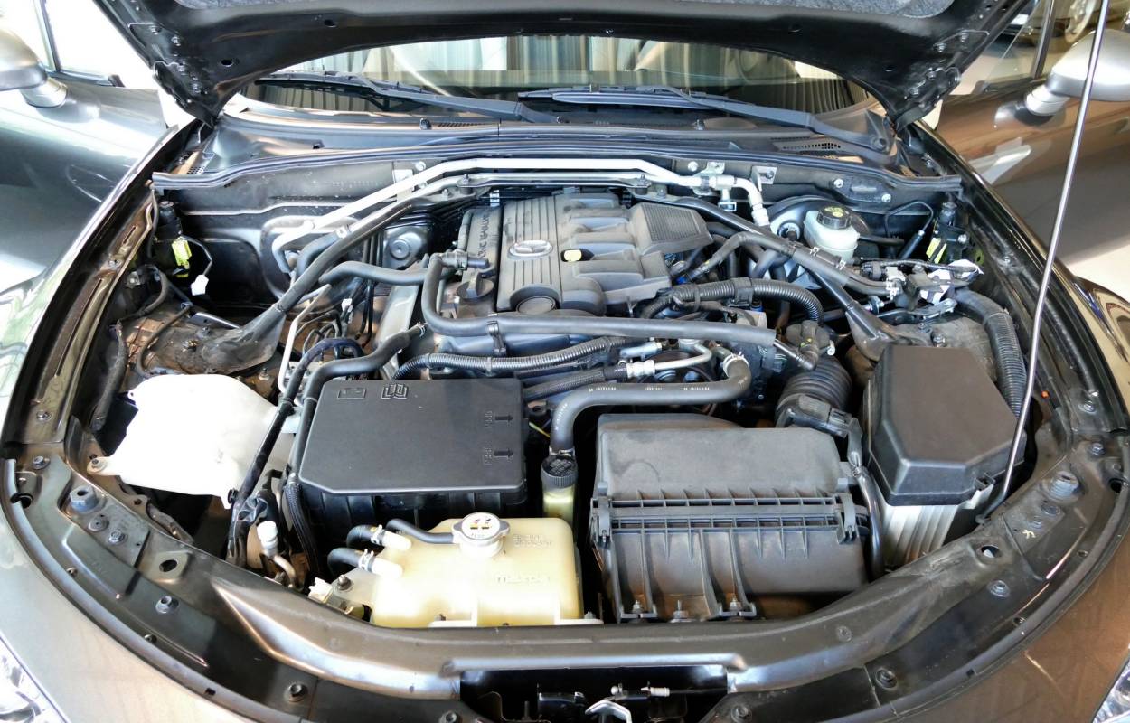 Mazda MX-5 NC Roadster 1.8 126cv Sendo 15