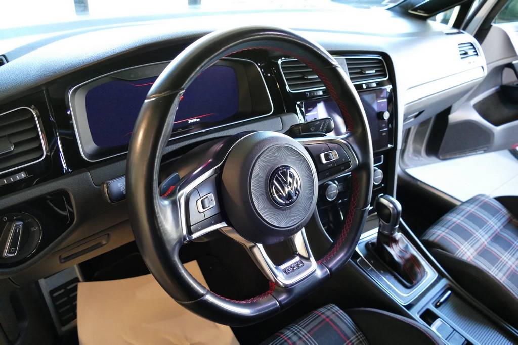 Volkswagen Golf VII GTI Performance 245 DSG Facelift 0