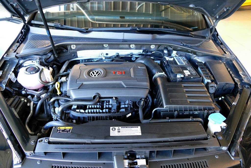 Volkswagen Golf VII GTI Performance 245 DSG Facelift 6