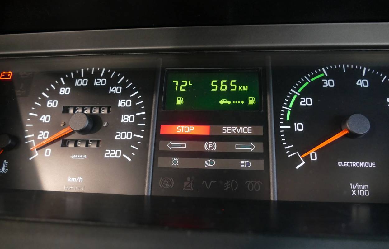 Renault 25 V6 2.7 144cv Limousine Pack Executive 18