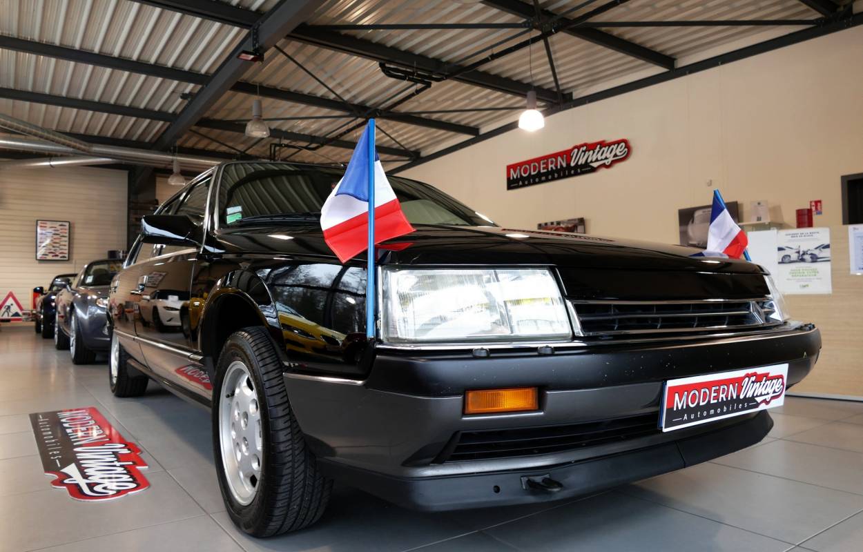 Renault 25 V6 2.7 144cv Limousine Pack Executive 13