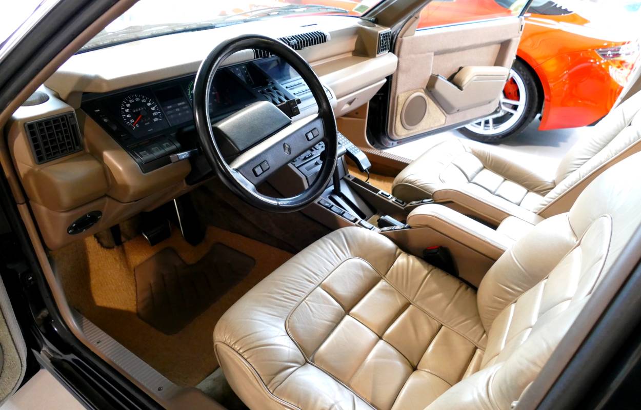 Renault 25 V6 2.7 144cv Limousine Pack Executive 4