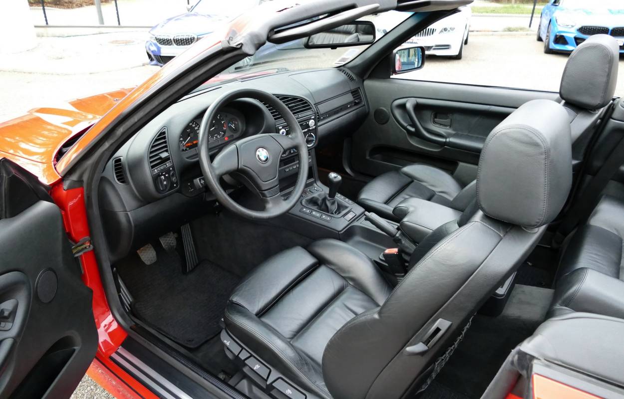 BMW 320i E36 Cabriolet Pack M Sport 9