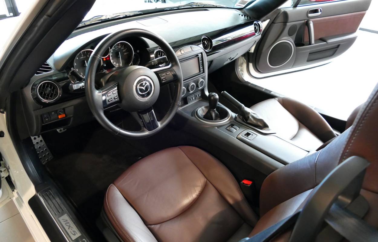 Mazda MX-5 NCFL Roadster Coupé 1.8 126cv Shizuka 16