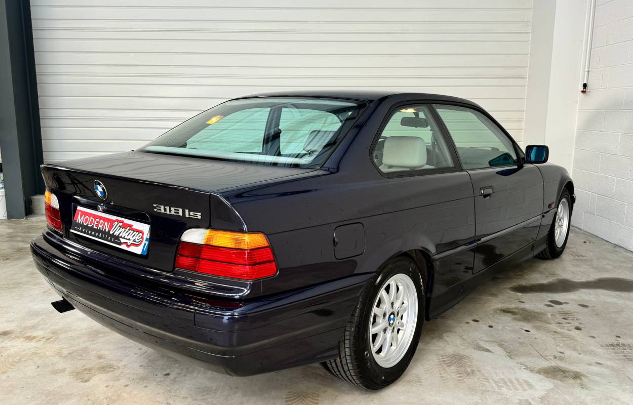 BMW 318is E36 140cv 10