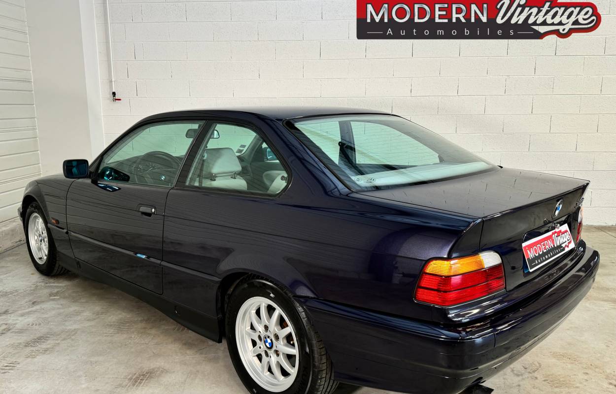 BMW 318is E36 140cv 12