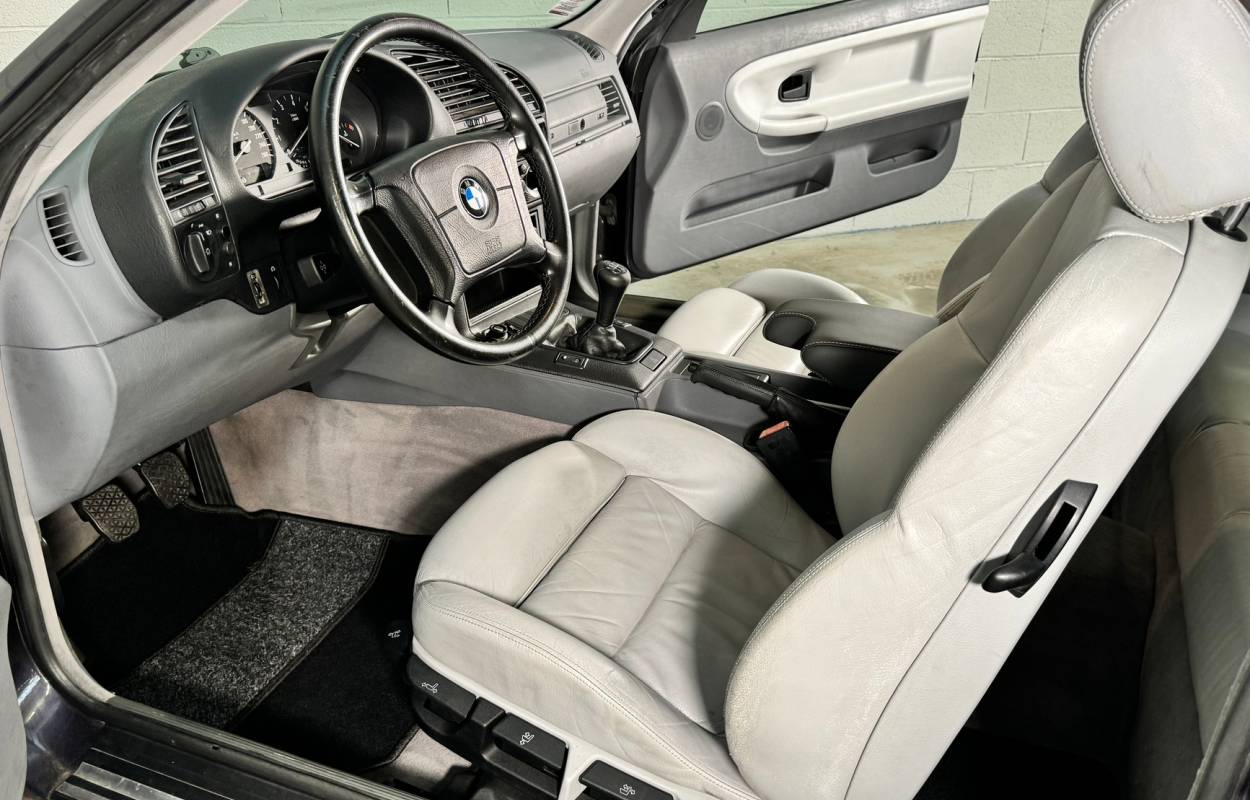 BMW 318is E36 140cv 1