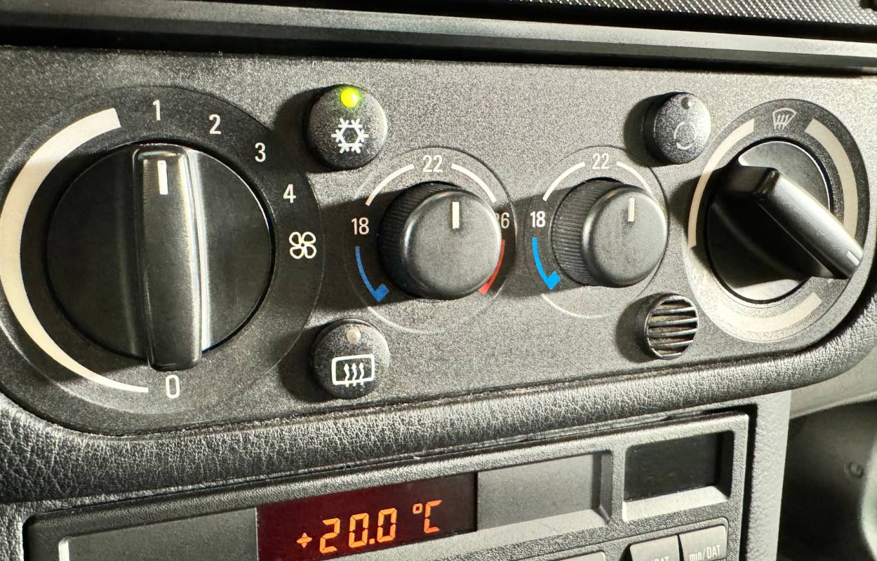 BMW 318is E36 140cv 4