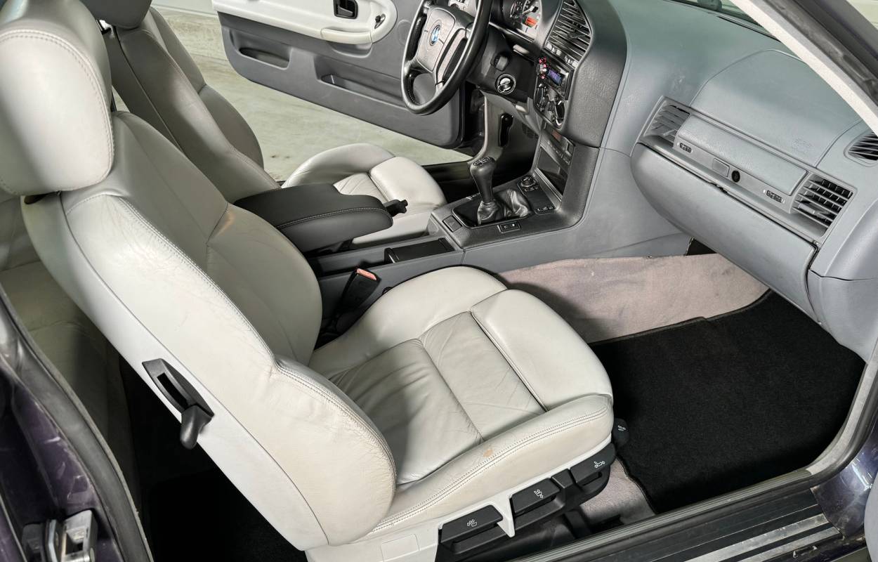 BMW 318is E36 140cv 10