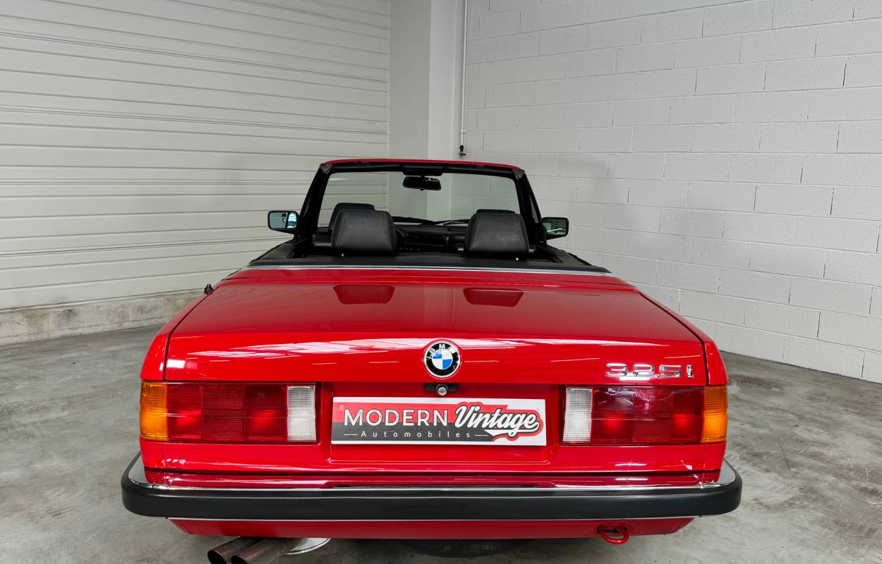 BMW 325i E30 Cabriolet 172cv 8