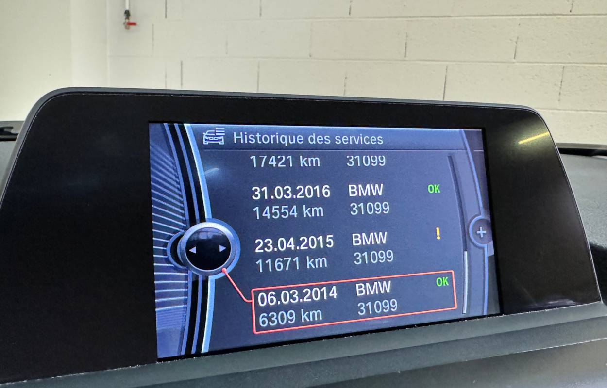 BMW 118DA F20 143cv Urban Line 14