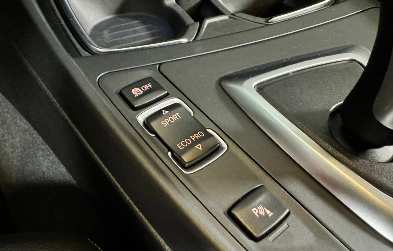 BMW 118DA F20 143cv Urban Line 18