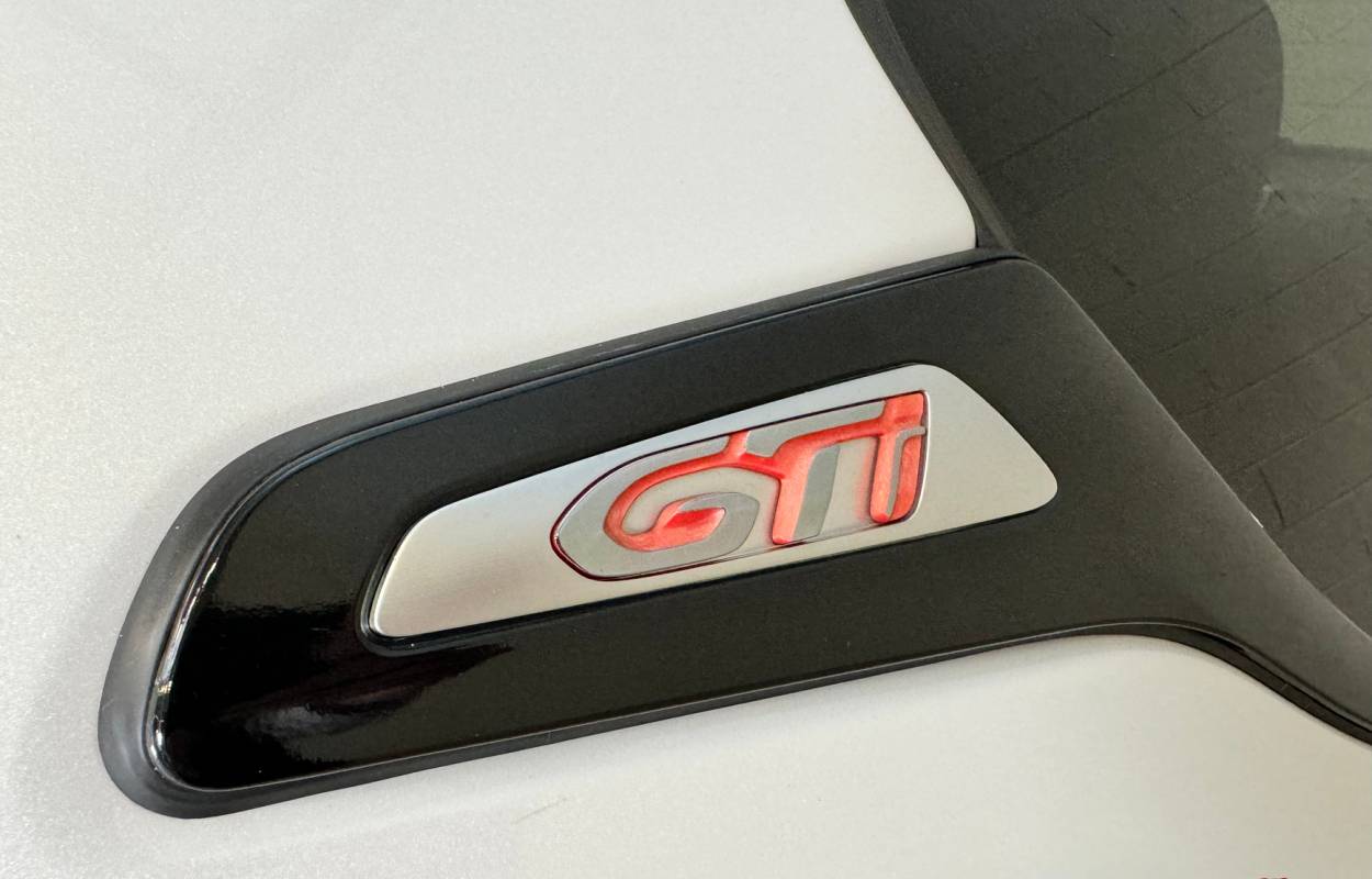 Peugeot 208 GTI 1.6 THP 208cv 9