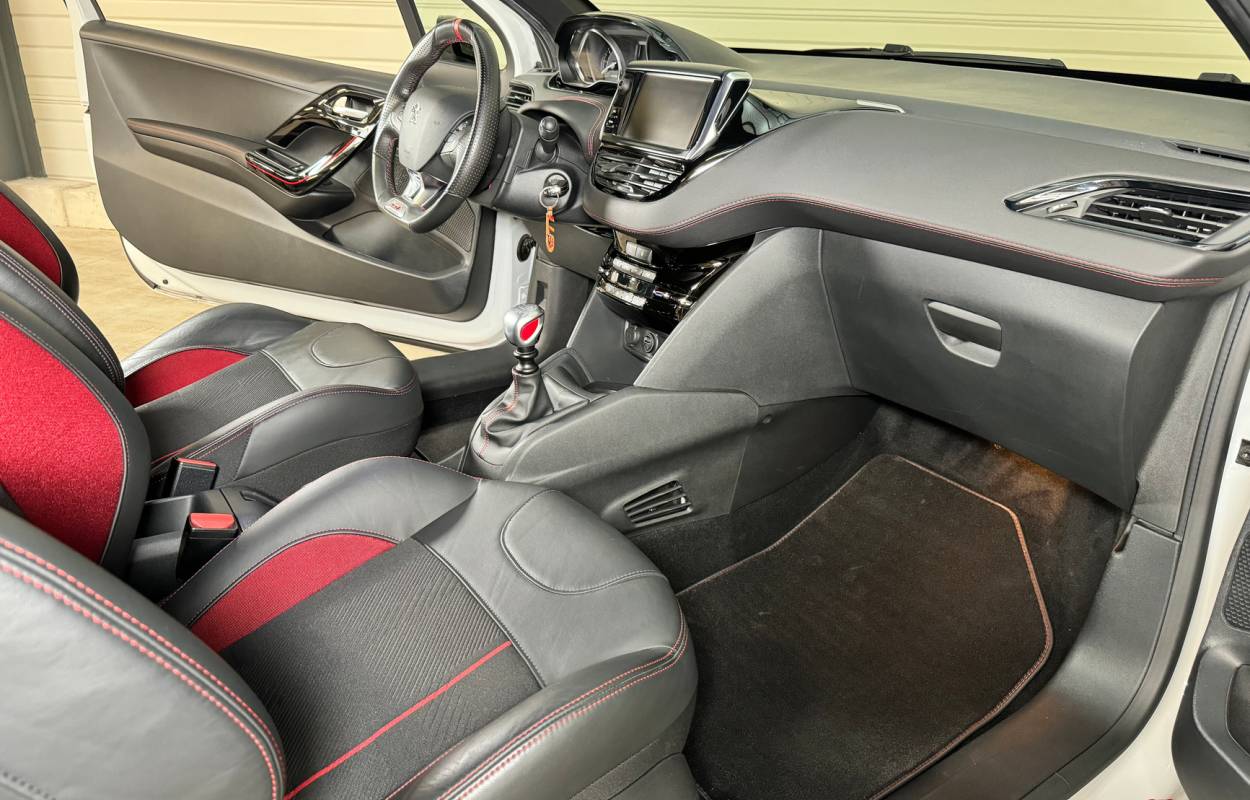 Peugeot 208 GTI 1.6 THP 208cv 15