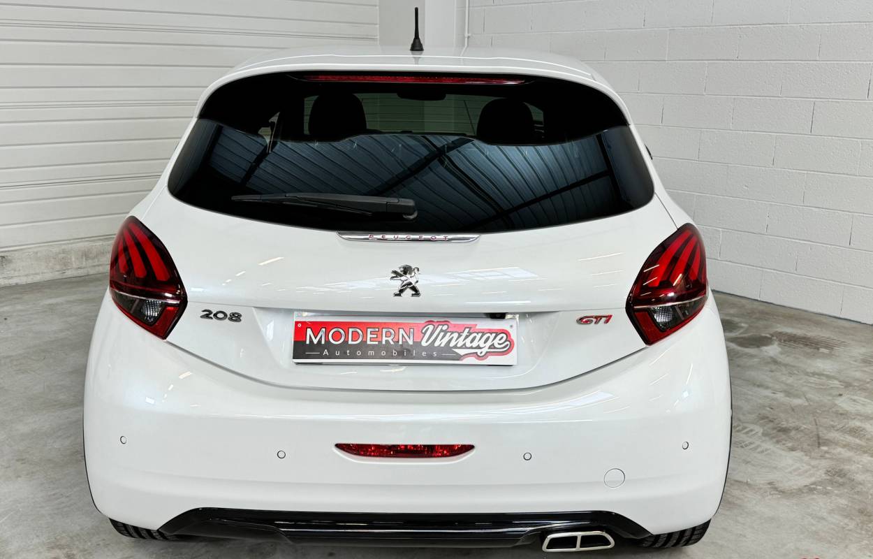 Peugeot 208 GTI 1.6 THP 208cv 3