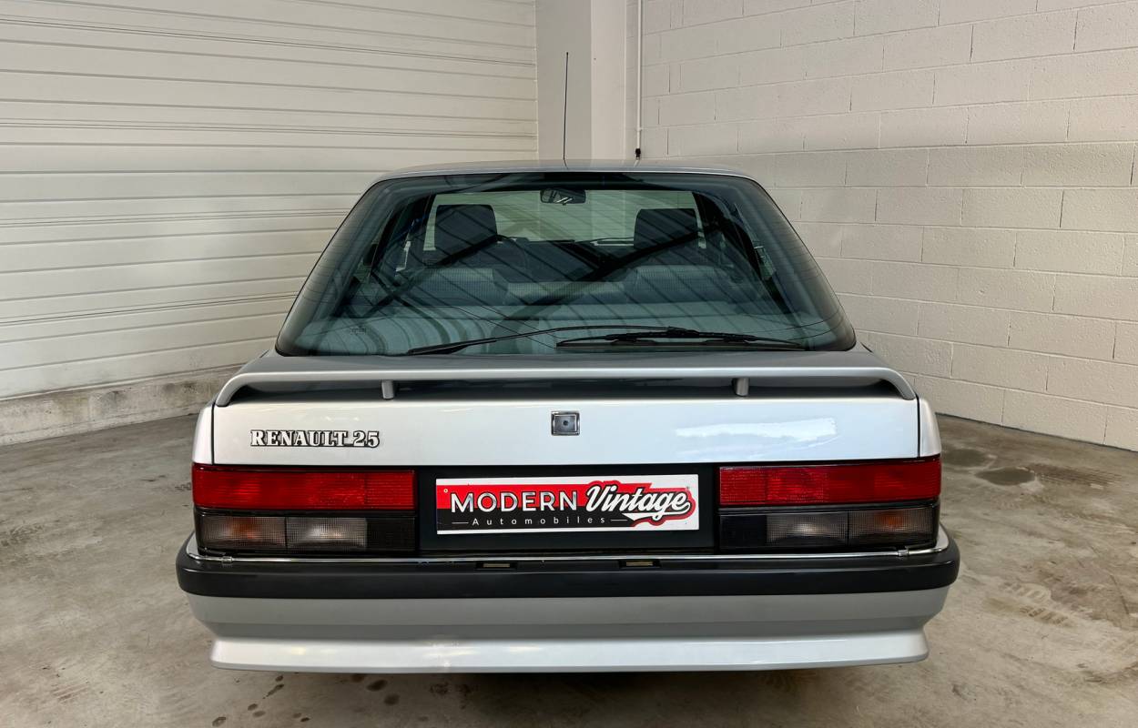 Renault 25 TXI 140cv 13