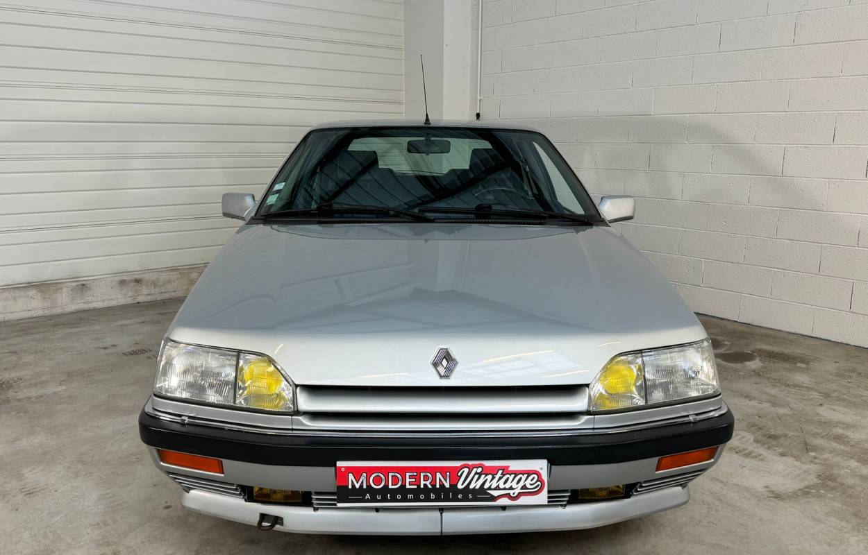 Renault 25 TXI 140cv 1
