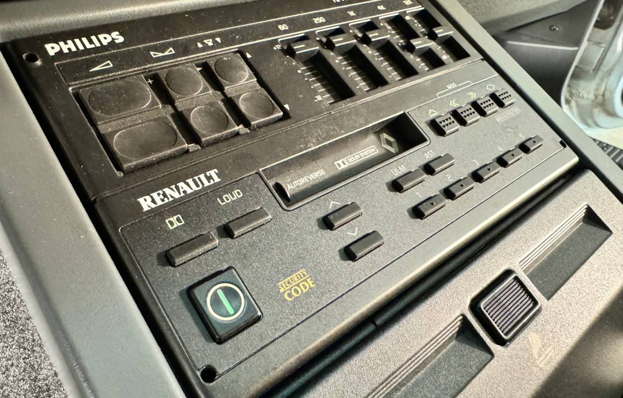 Renault 25 TXI 140cv 9