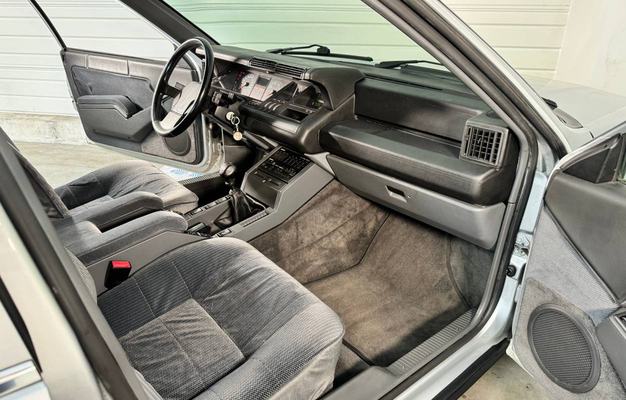 Renault 25 TXI 140cv 1