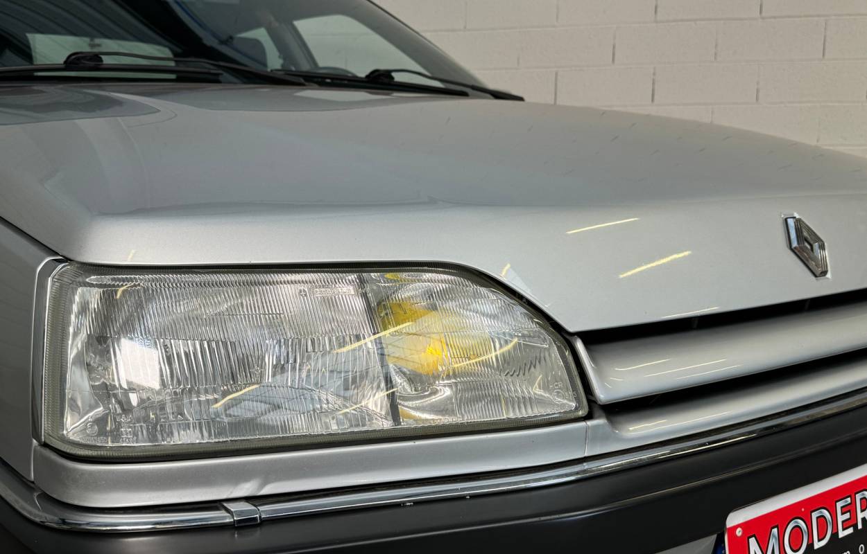 Renault 25 TXI 140cv 4