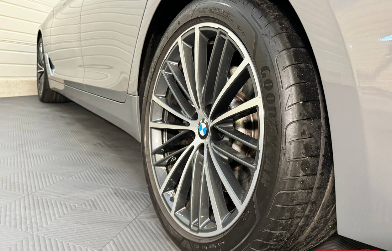 BMW 530d Touring G31 LCI xDrive 286cv Luxury Line 14