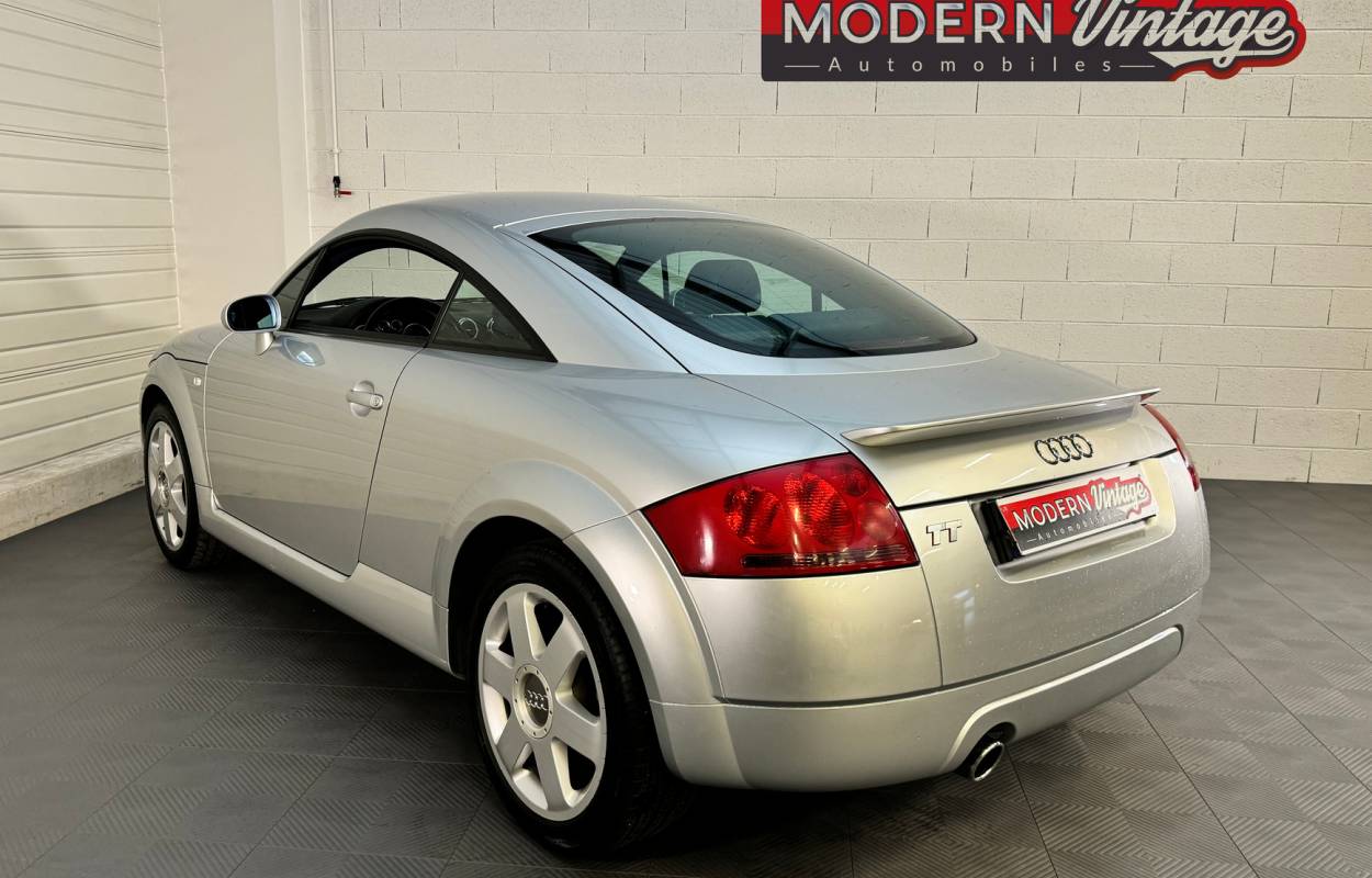 Audi TT 1.8T Coupé 180cv 9