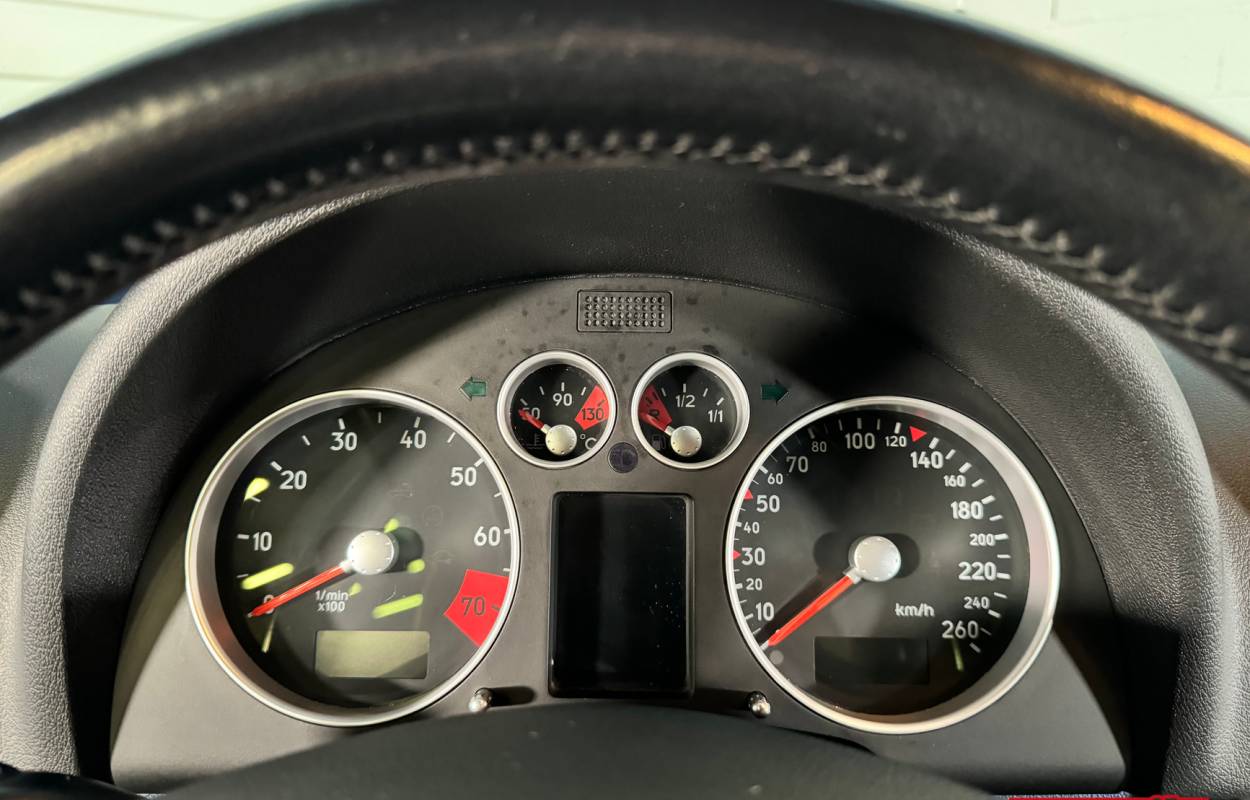 Audi TT 1.8T Coupé 180cv 9