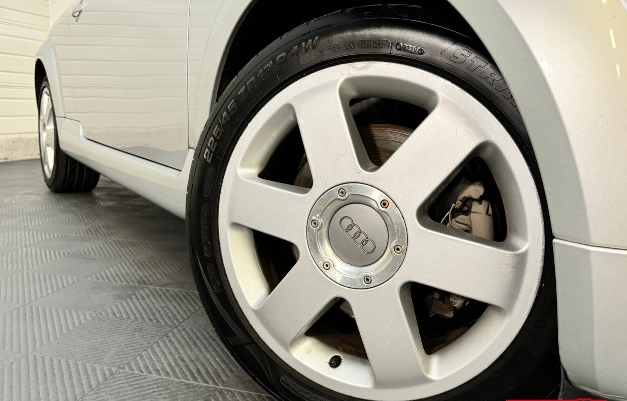 Audi TT 1.8T Coupé 180cv 4