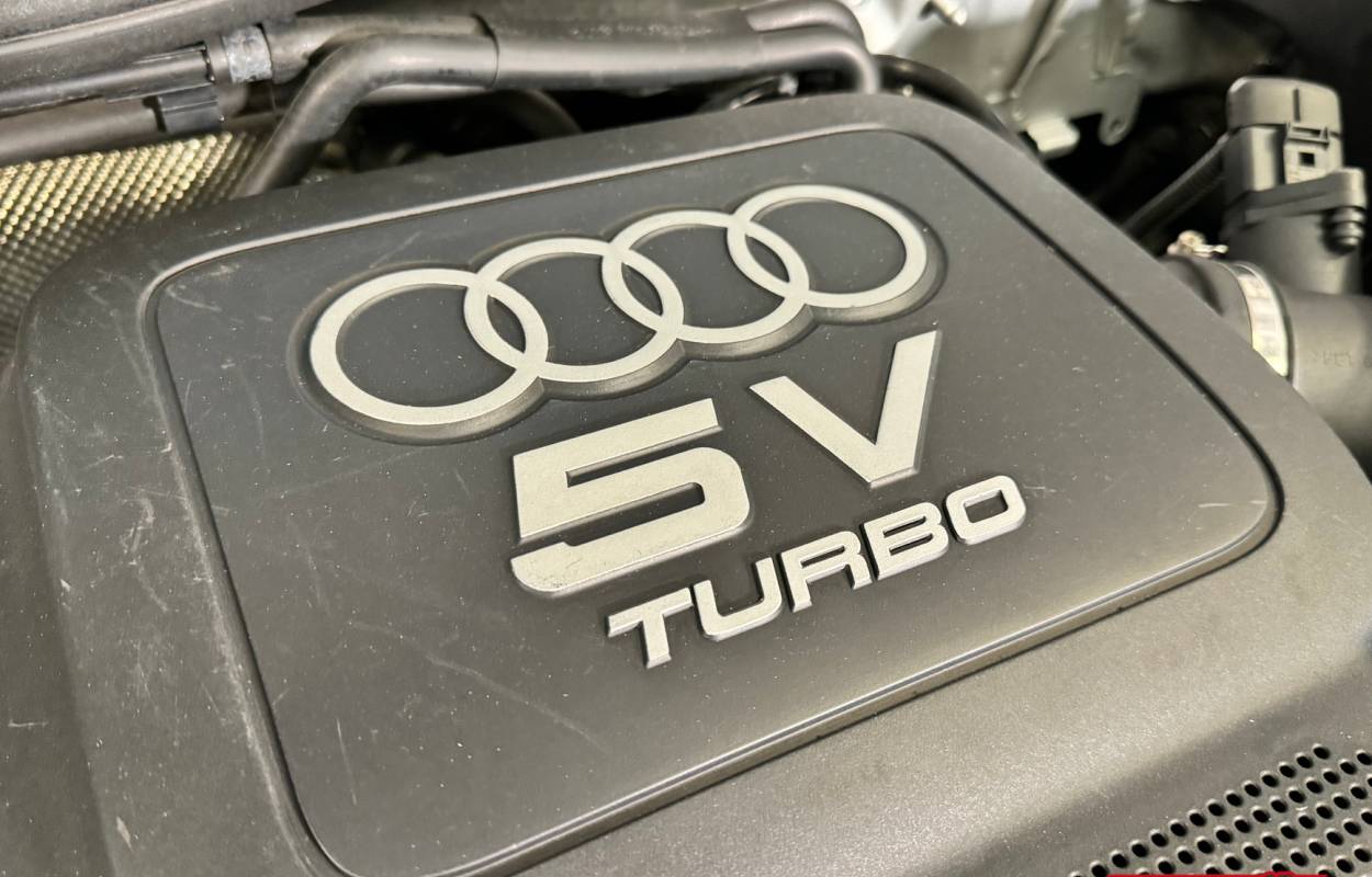 Audi TT 1.8T Coupé 180cv 6
