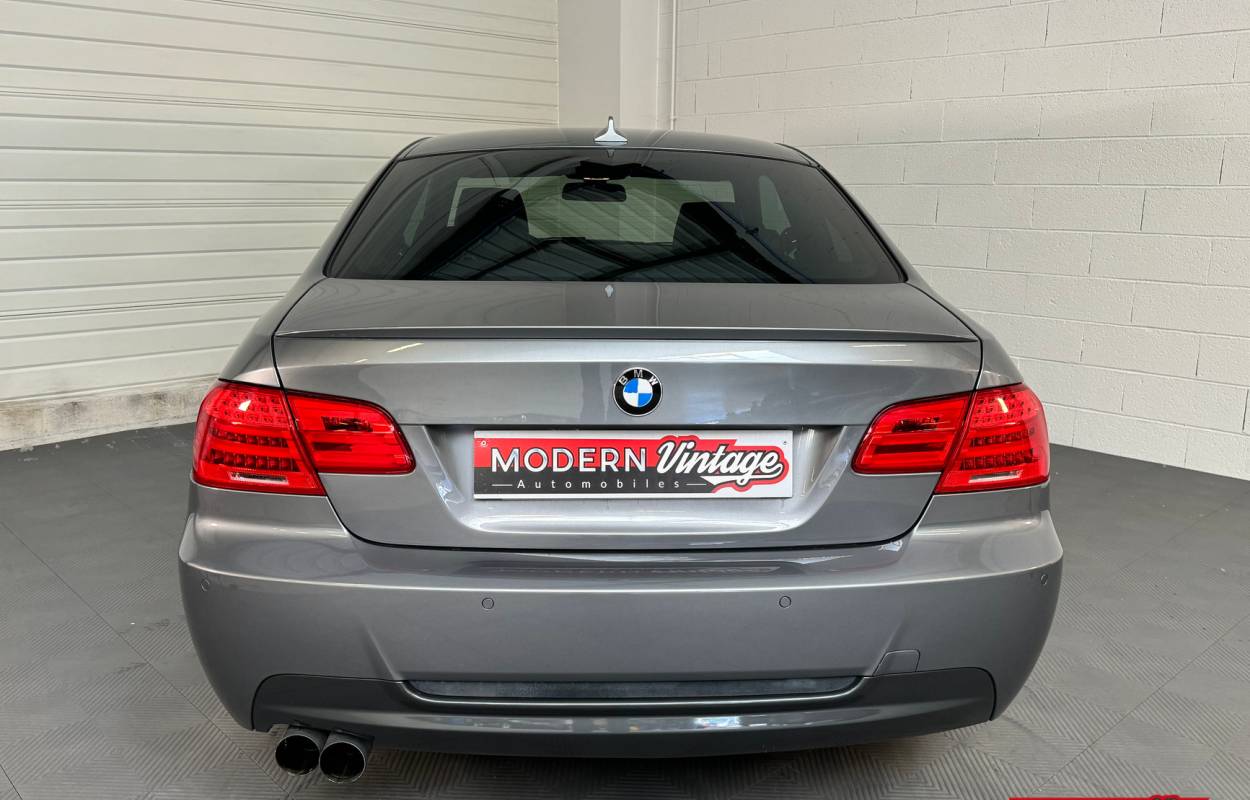 BMW 325i E92 Coupé 218cv Pack Sport M 10