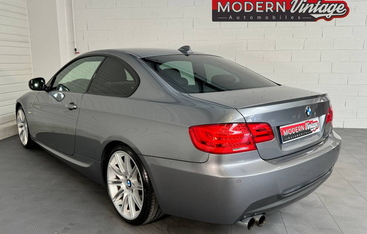 BMW 325i E92 Coupé 218cv Pack Sport M 11