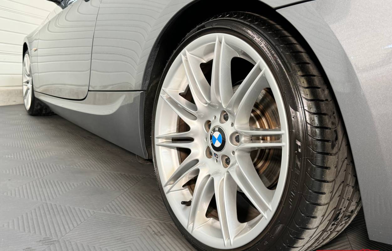 BMW 325i E92 Coupé 218cv Pack Sport M 13