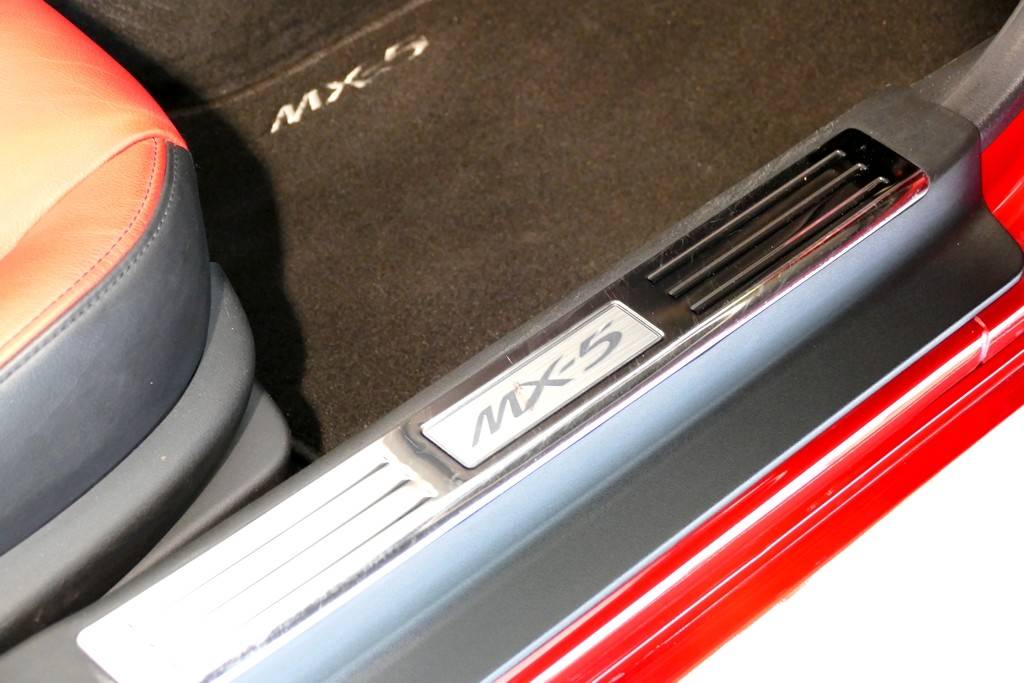 Mazda MX-5 Roadster 2.0 160 3RD Generation 1085/3000 4