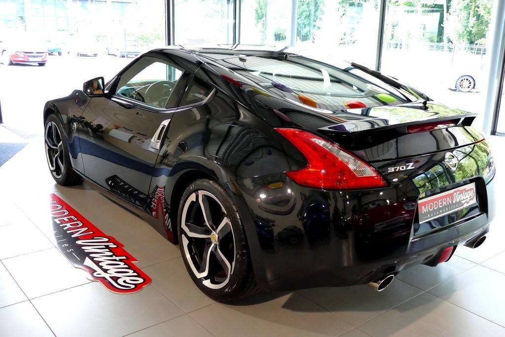 Nissan 370 Z Pack 3.7 V6 328 Auto 7